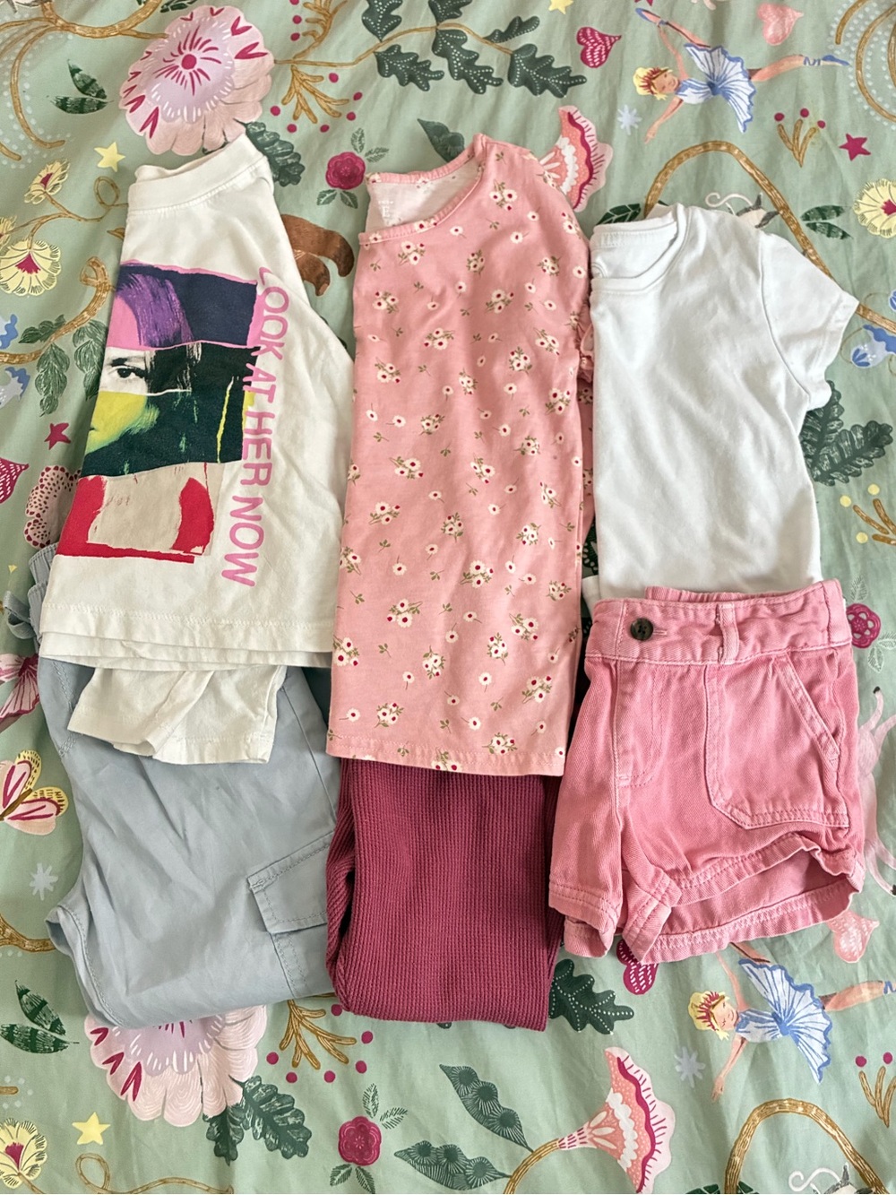 Mixed girls outfits